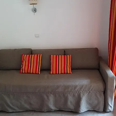 Apt With Balcony Near The Sea