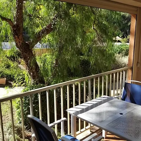 Apt With Balcony Near The Sea
